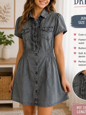 Mascara Denim Shirt Dress - Embroidery JUNIORS LARGE Pit 15”
Length 30”